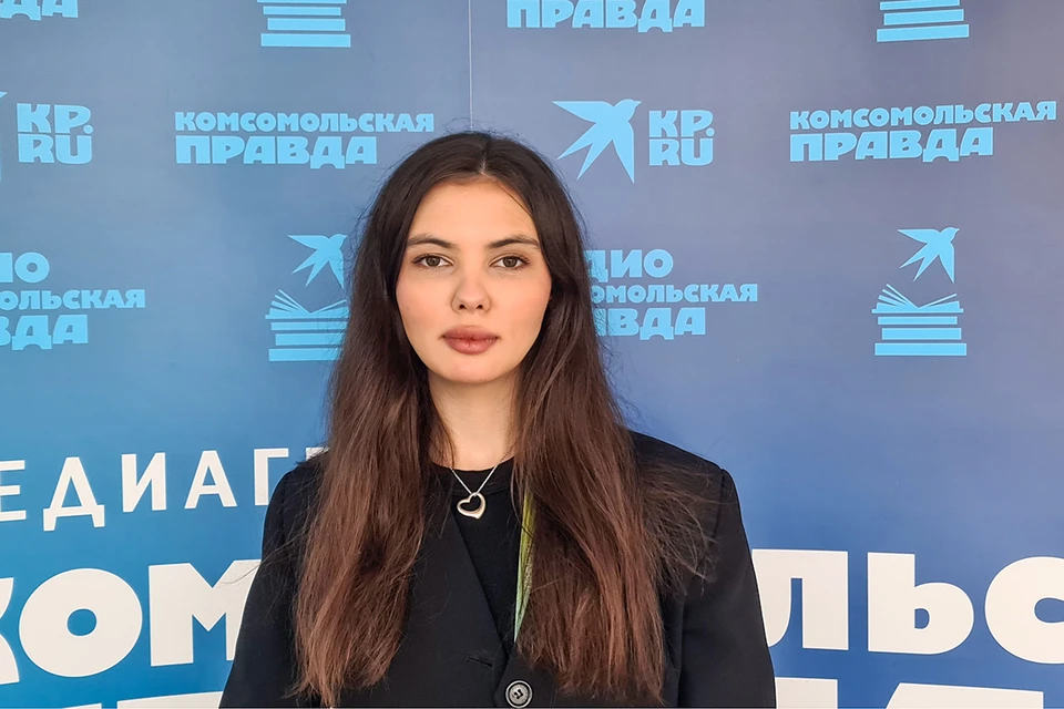 Маргарита Пиринен у прессвола Комсомольской правды